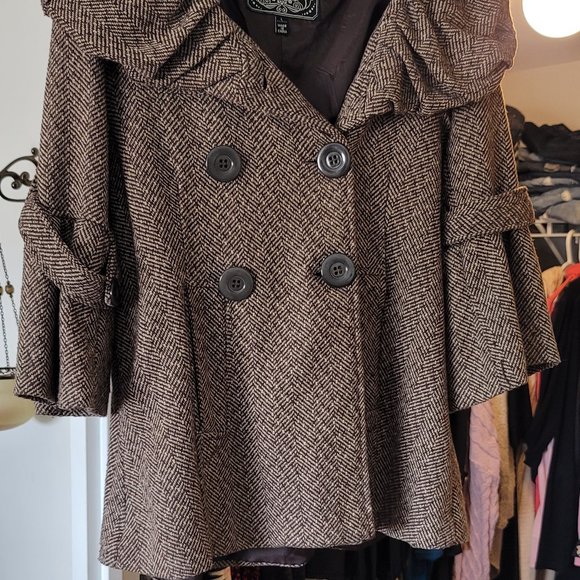 Unique brown jacket - Picture 2 of 2